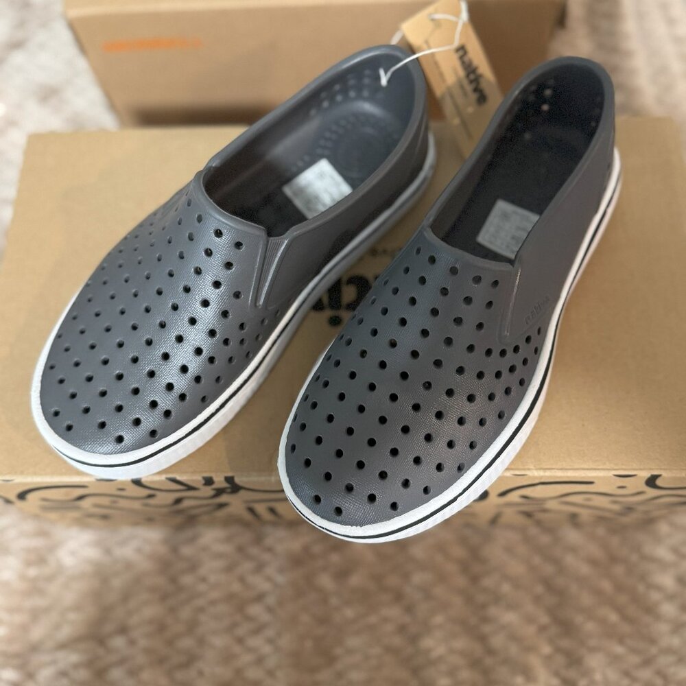 Native - Miles (Dublin Grey/Shell White), Size J1, NWT